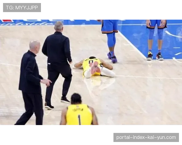 勇士防守体系漏洞百出 老鹰利用库明加冲击力不断制造犯规杀伤 勇士防守体系漏洞百出 老鹰利用库明加冲击力不断制造犯规杀伤